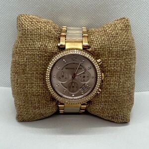 Michael Kors Parker MK5896 Women Rose Gold Analog Dial Quartz Wrist Watch JNA390